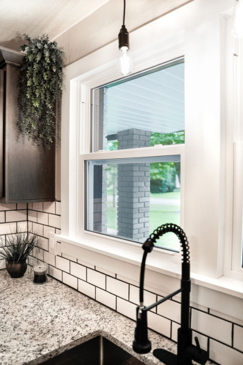 Standard_Vinyl_Double_Hung_WIndow